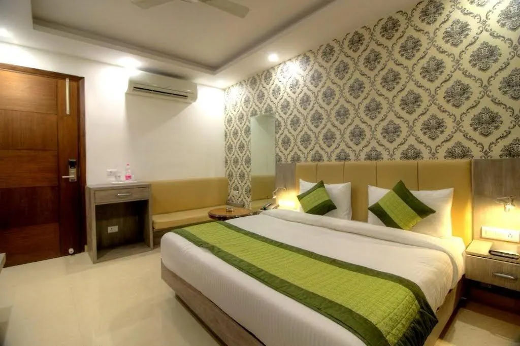 Hotel Almaty International With Free Airport Transffer Nuova Delhi India