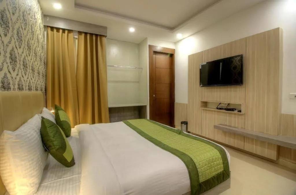 Hotel Almaty International With Free Airport Transffer Nuova Delhi 4*,  India